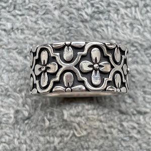 *MINT* James Avery Valencia Floral Band Ring Size 4.5 (sterling silver) retired